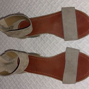Rock & Candy taupe women's size 7 micro fiber tassle back zipped sandals